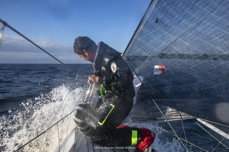 Benoit Hochart Navigue pour La Chaîne de l'Espoir 